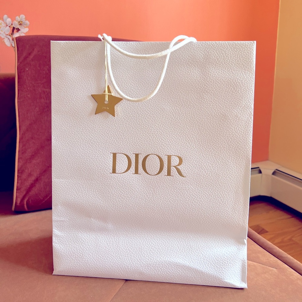 Dior shopping bag with ornament